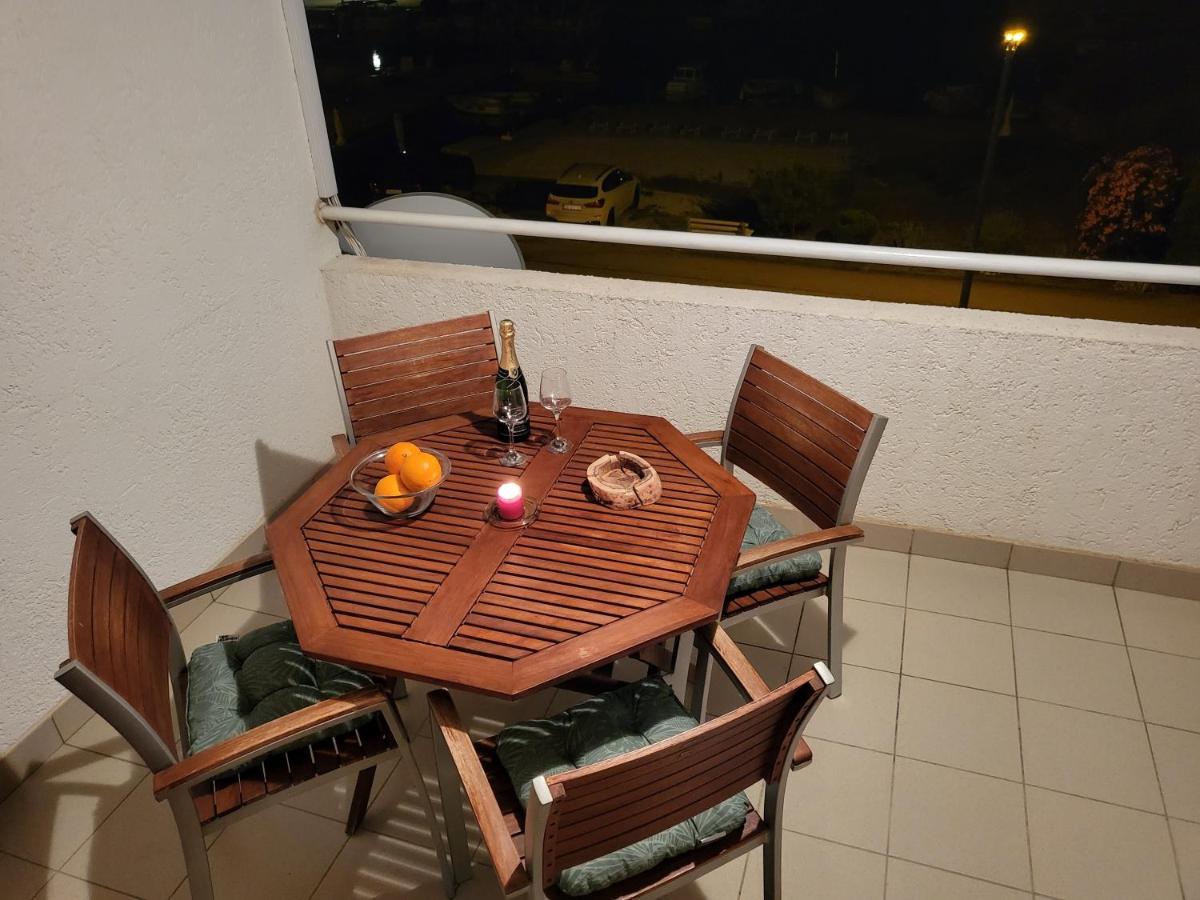 Sea&Sun Apartment Turanj Exterior photo