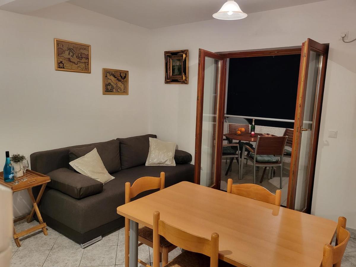 Sea&Sun Apartment Turanj Exterior photo